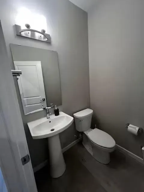 Bedroom In Southwest C Edmonton 0*,