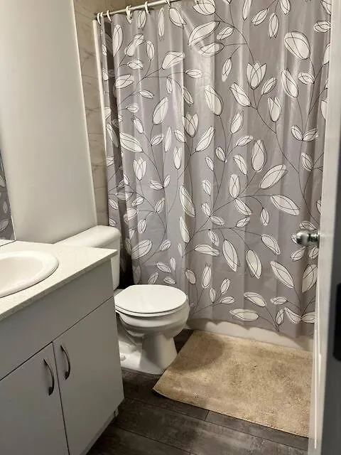 Alloggio in famiglia Bedroom In Southwest C Edmonton Canada